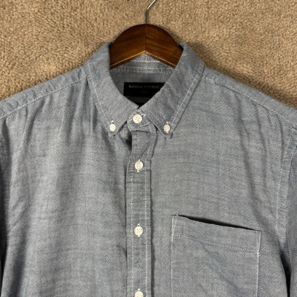 Banana Republic Oxford Shirt Mens Medium Blue Untucked Fit Long Sleeve Cotton